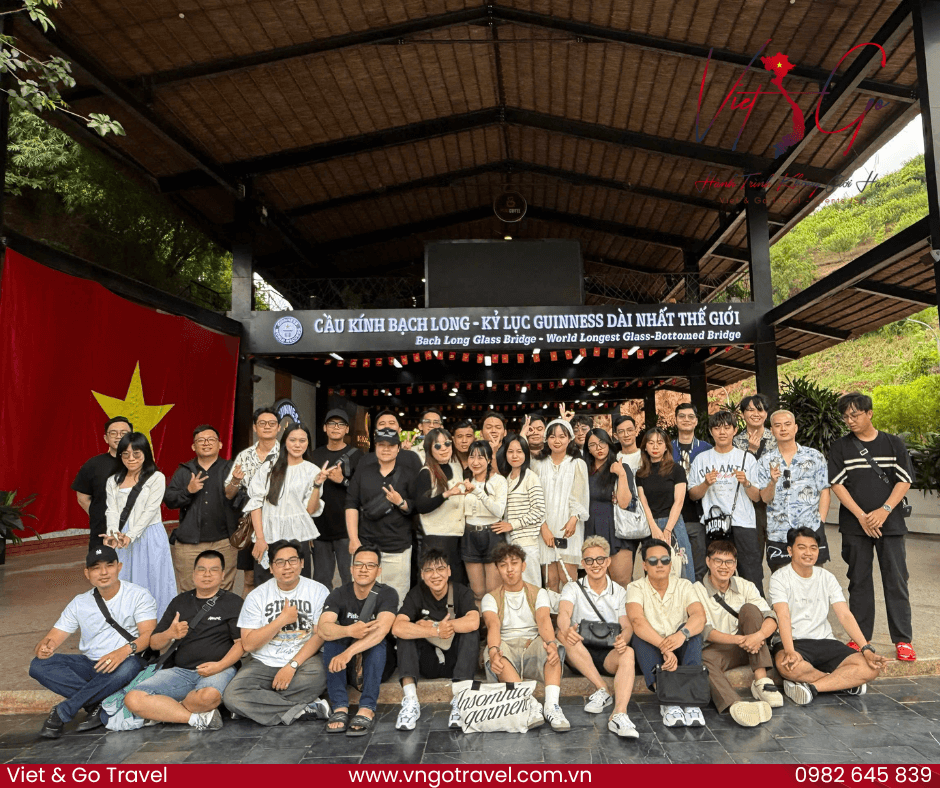 Check-in cầu kính Bạch Long