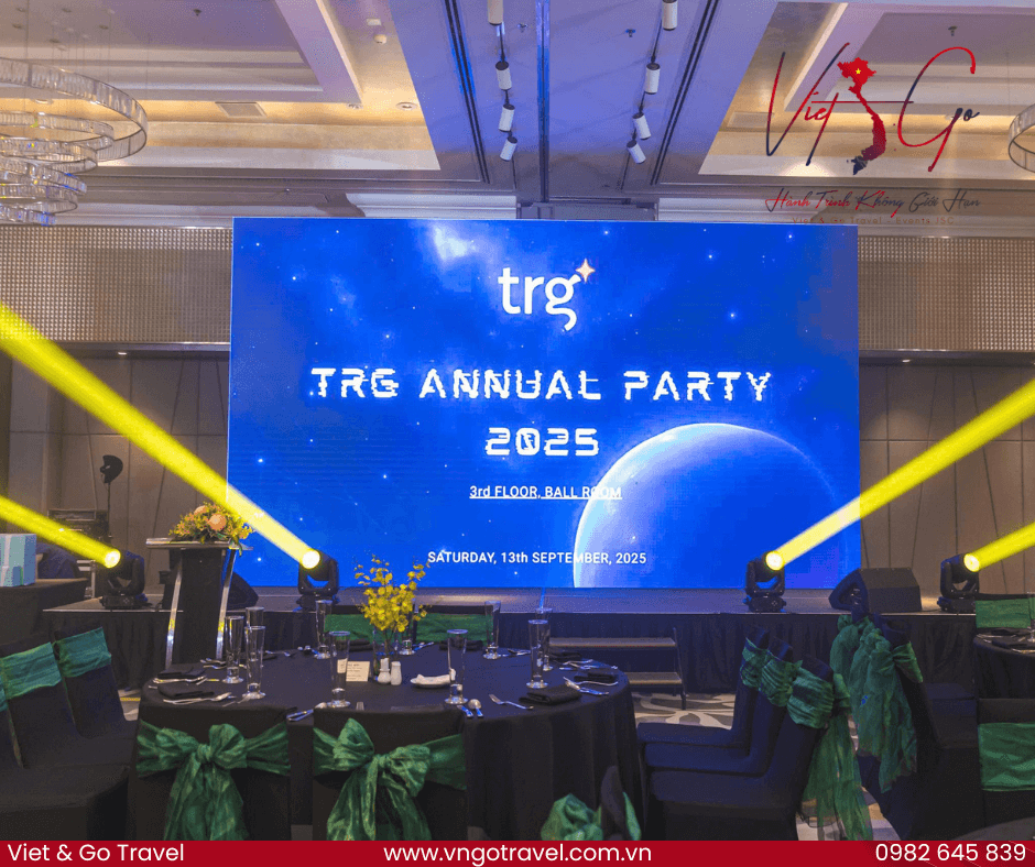 Sân khấu hoành tráng của đêm tiệc TRG Annual Party 2025