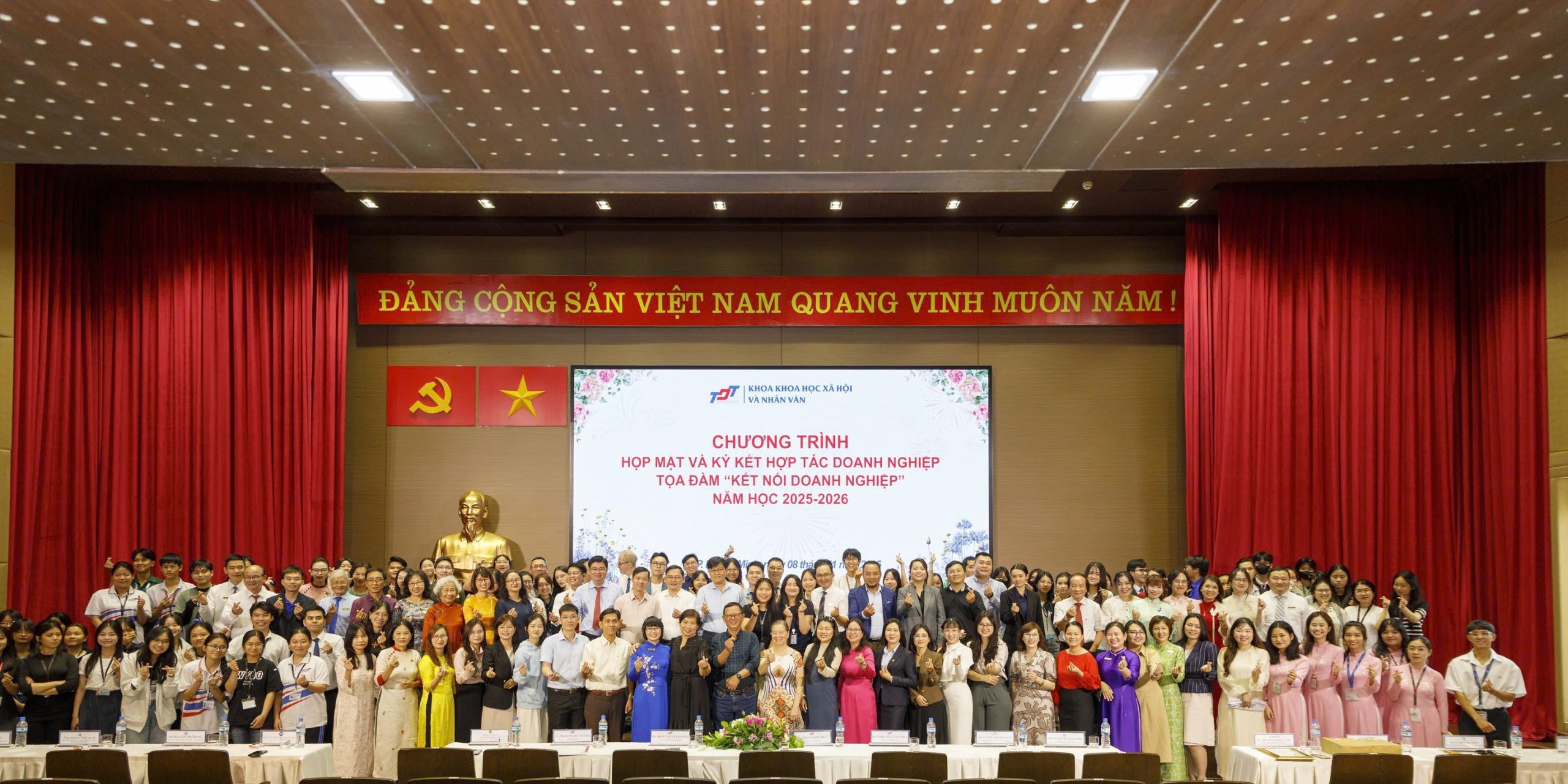 Viet & Go Travel tham dự Họp Mặt – Ký Kết Hợp Tác Doanh Nghiệp Cùng Khoa KHXH&NV - TDTU