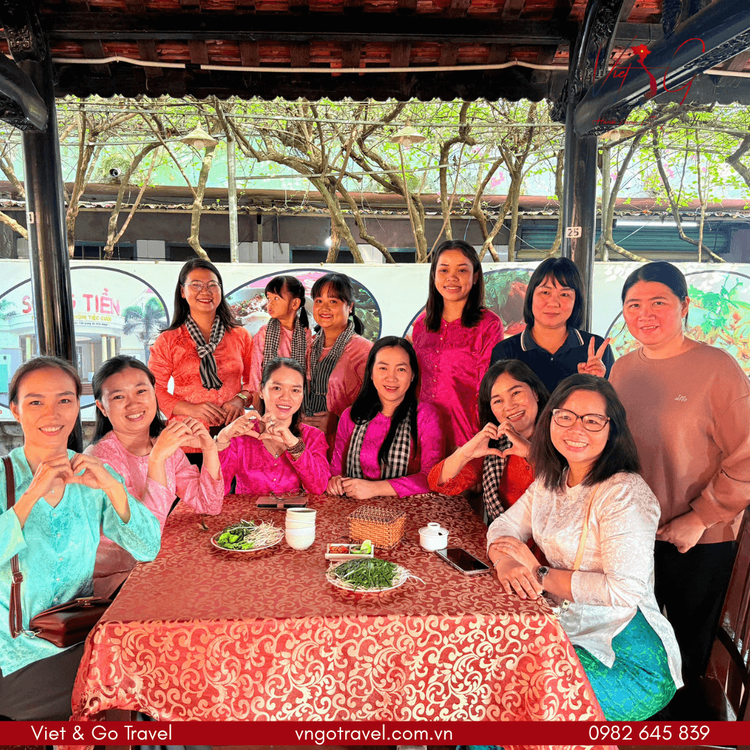 thuong-thuc-am-thuc-mien-tay-trong-tour-ve-nguon